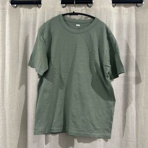 Uniqlo Large t-shirt green